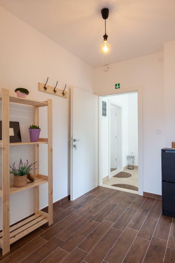 Kvasina Apartments Zadvarje Exterior photo